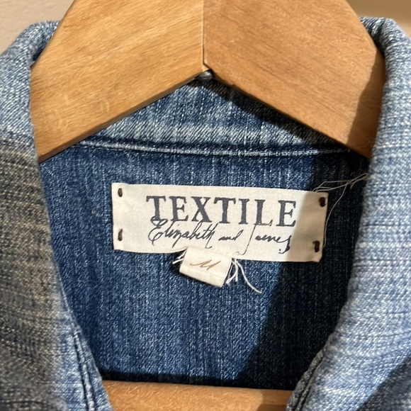 Texting Sleeveless denim pearl snap top - Picture 3 of 4